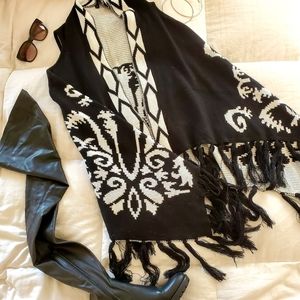 Black and White Sleeveless Cardigan